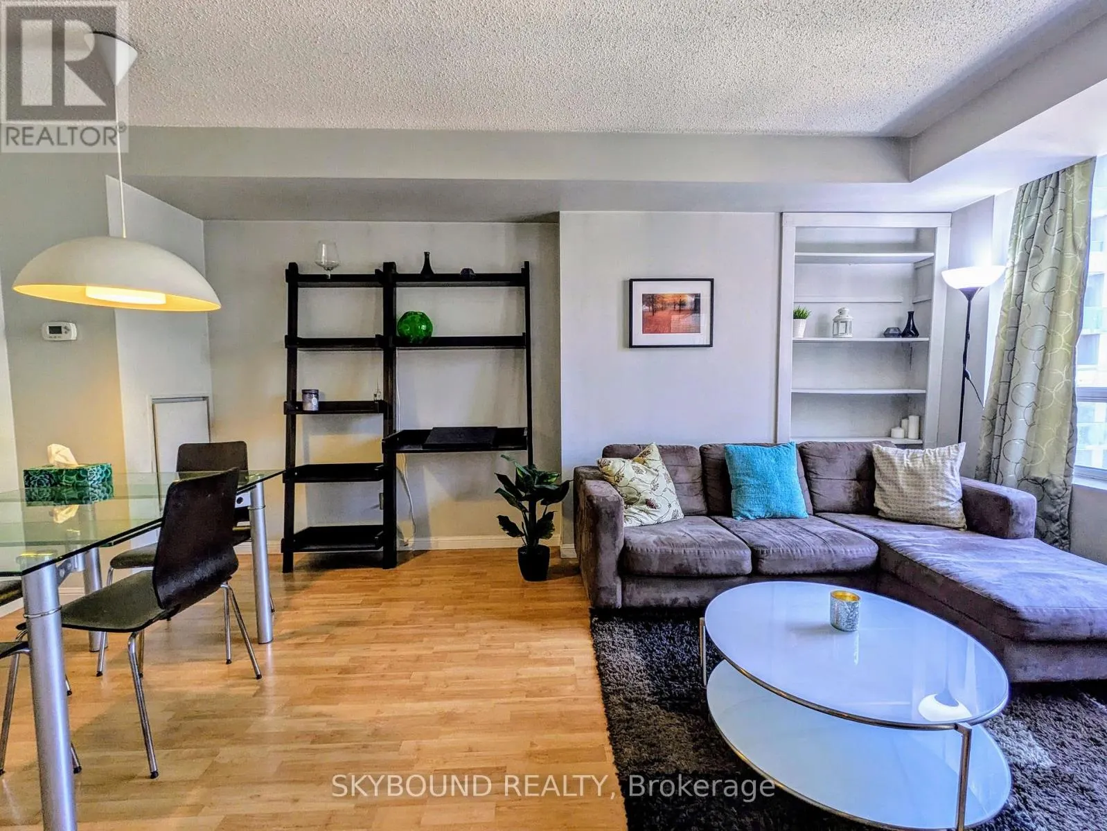 PH1620 - 140 SIMCOE STREET