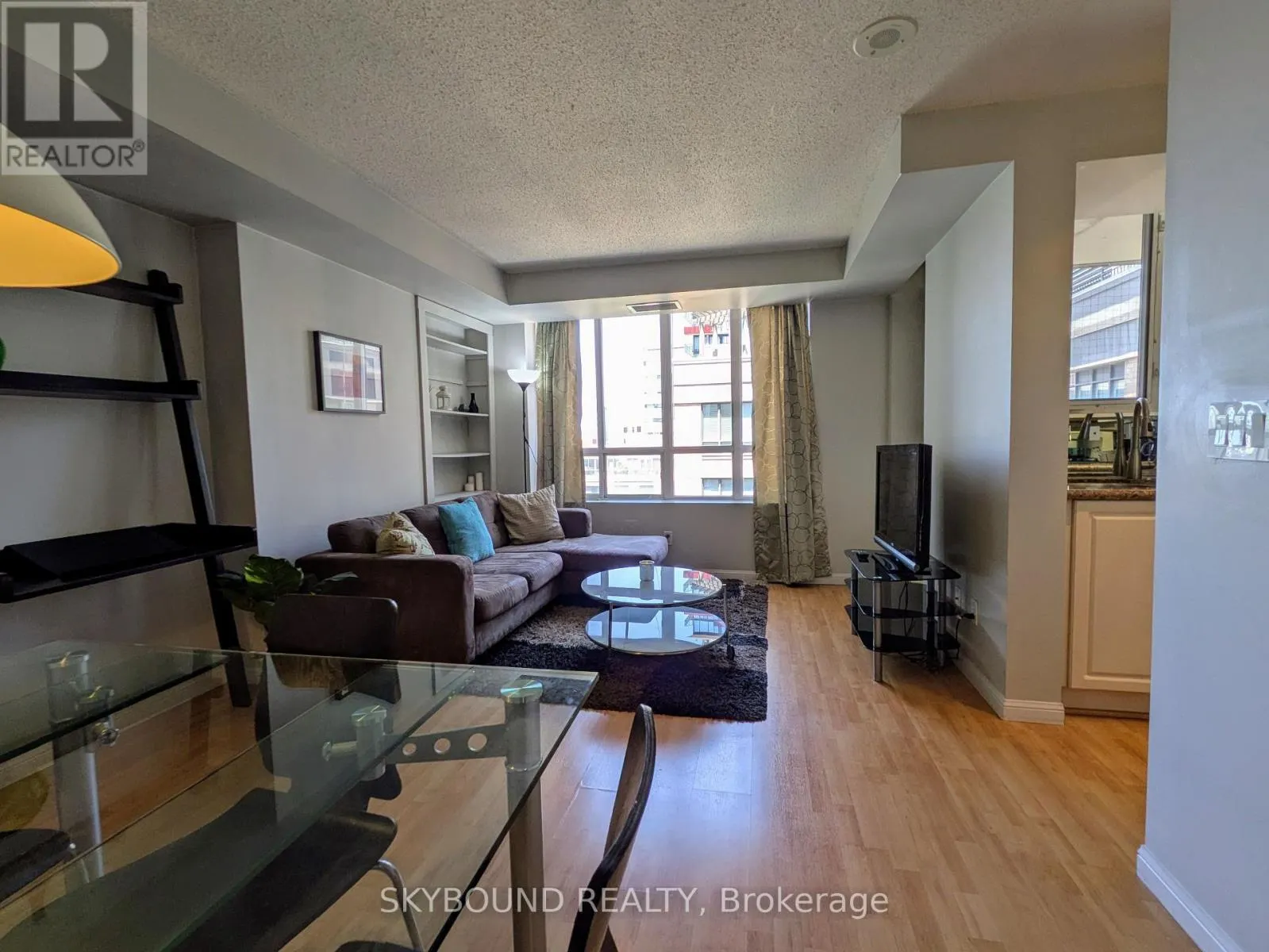 PH1620 - 140 SIMCOE STREET