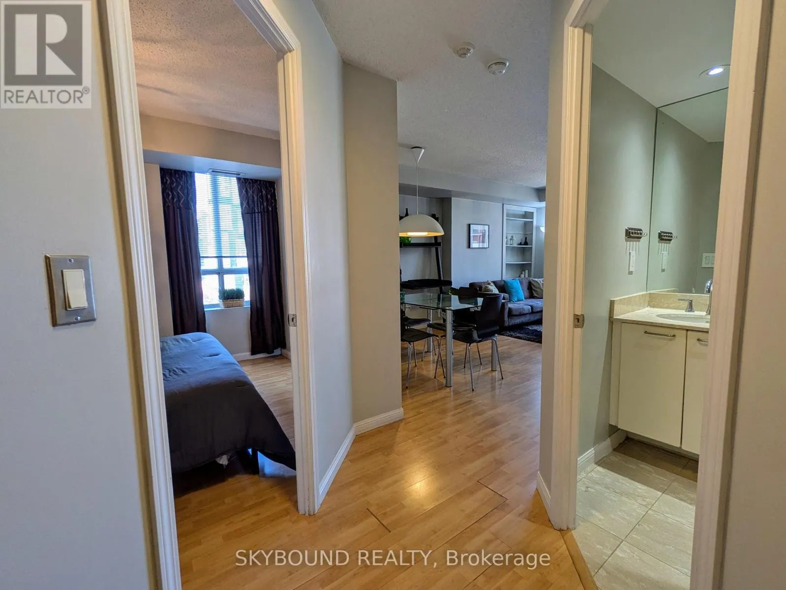 PH1620 - 140 SIMCOE STREET
