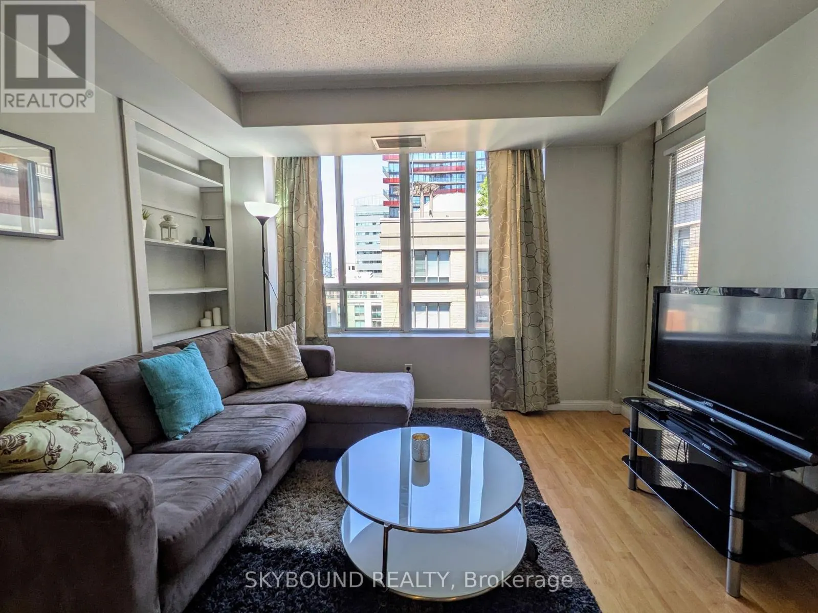 PH1620 - 140 SIMCOE STREET
