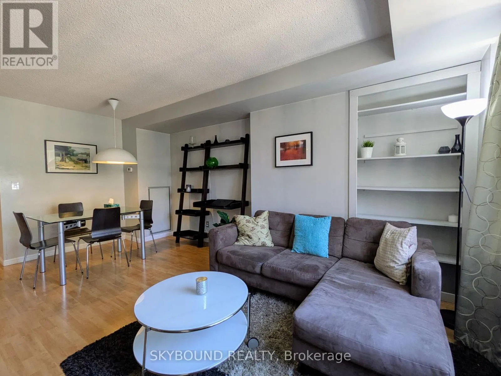 PH1620 - 140 SIMCOE STREET