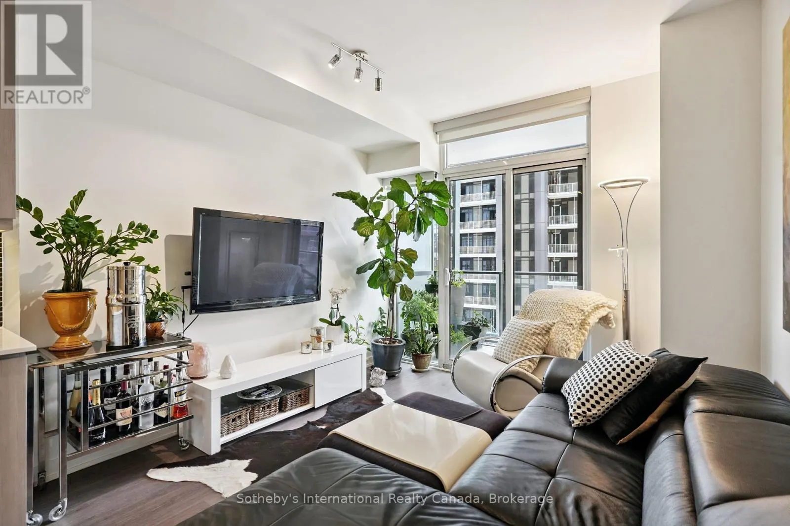 903 - 105 GEORGE STREET, #903