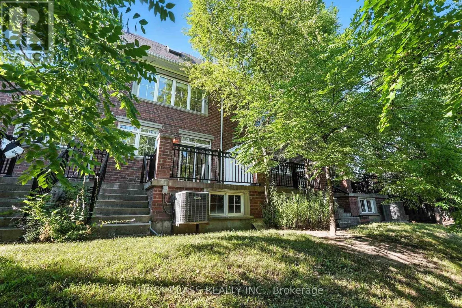23 SLINGSBY LANE