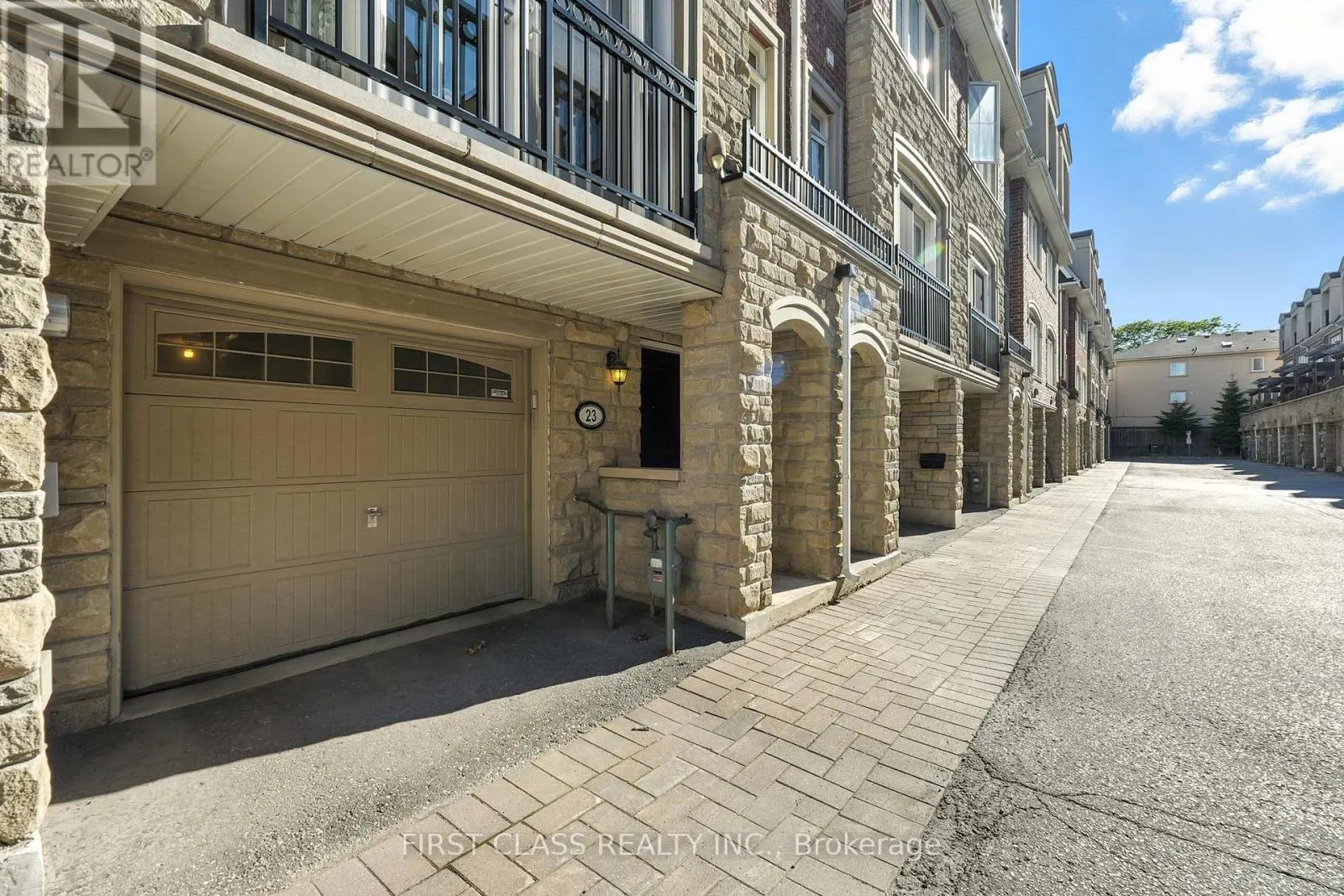23 SLINGSBY LANE