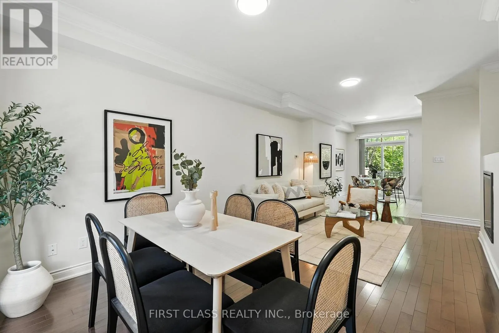 23 SLINGSBY LANE