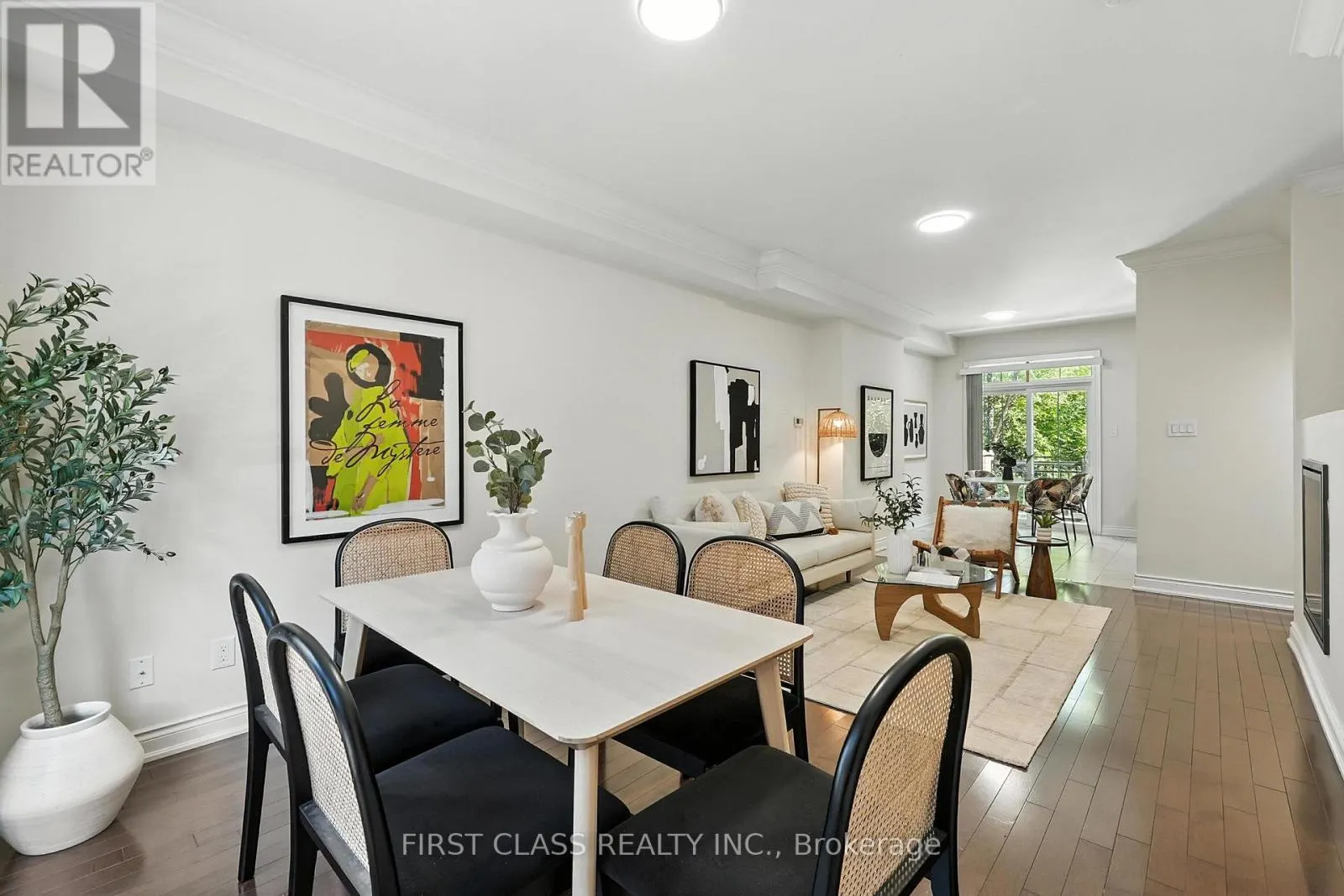 23 SLINGSBY LANE