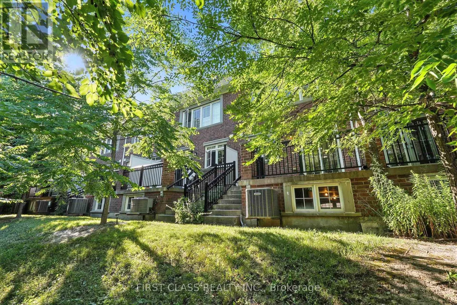 23 SLINGSBY LANE
