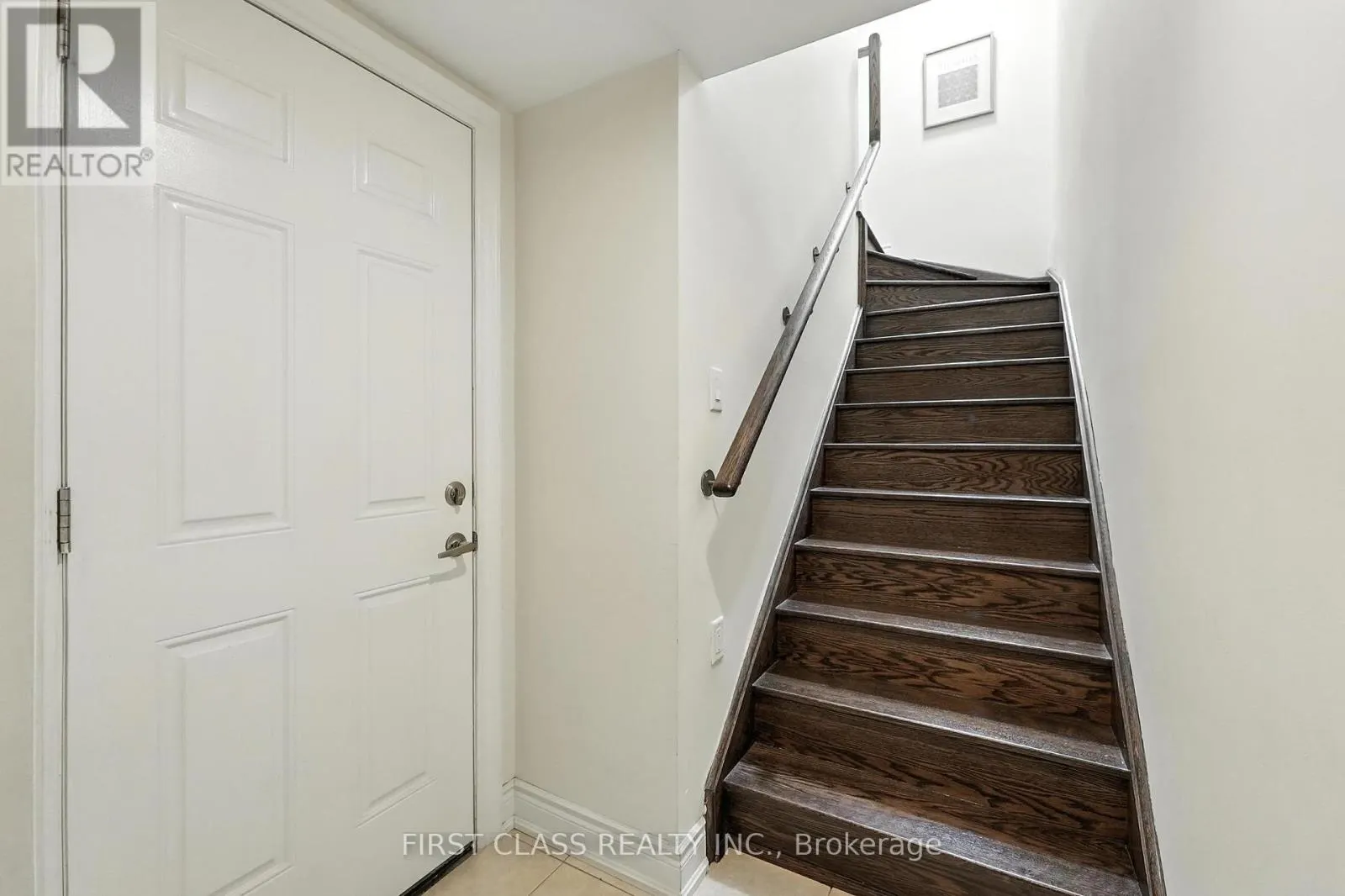 23 SLINGSBY LANE