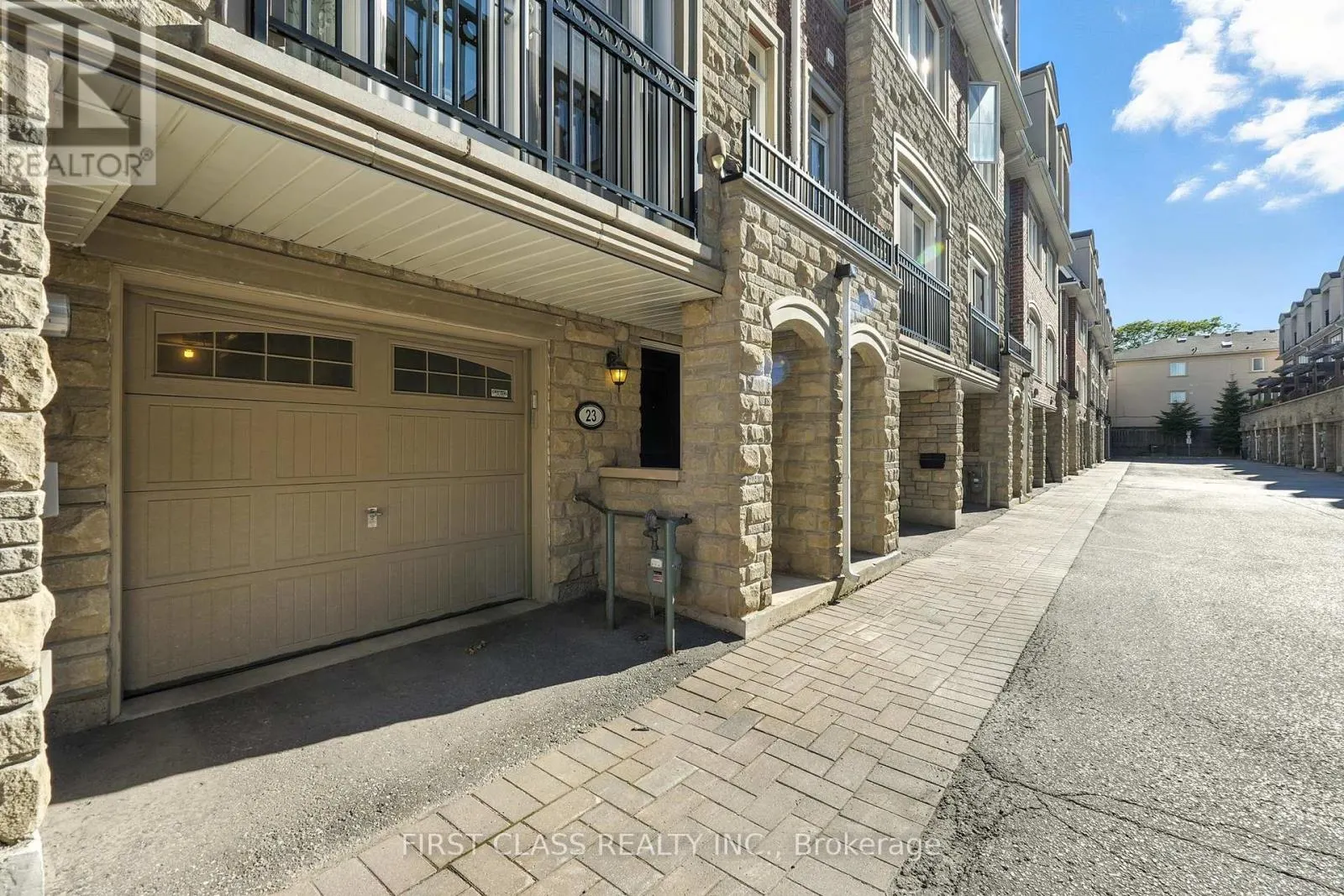 23 SLINGSBY LANE