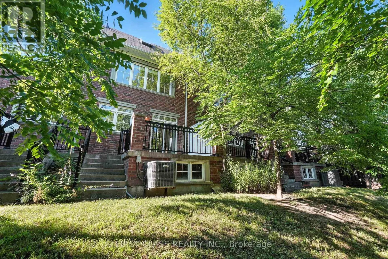 23 SLINGSBY LANE