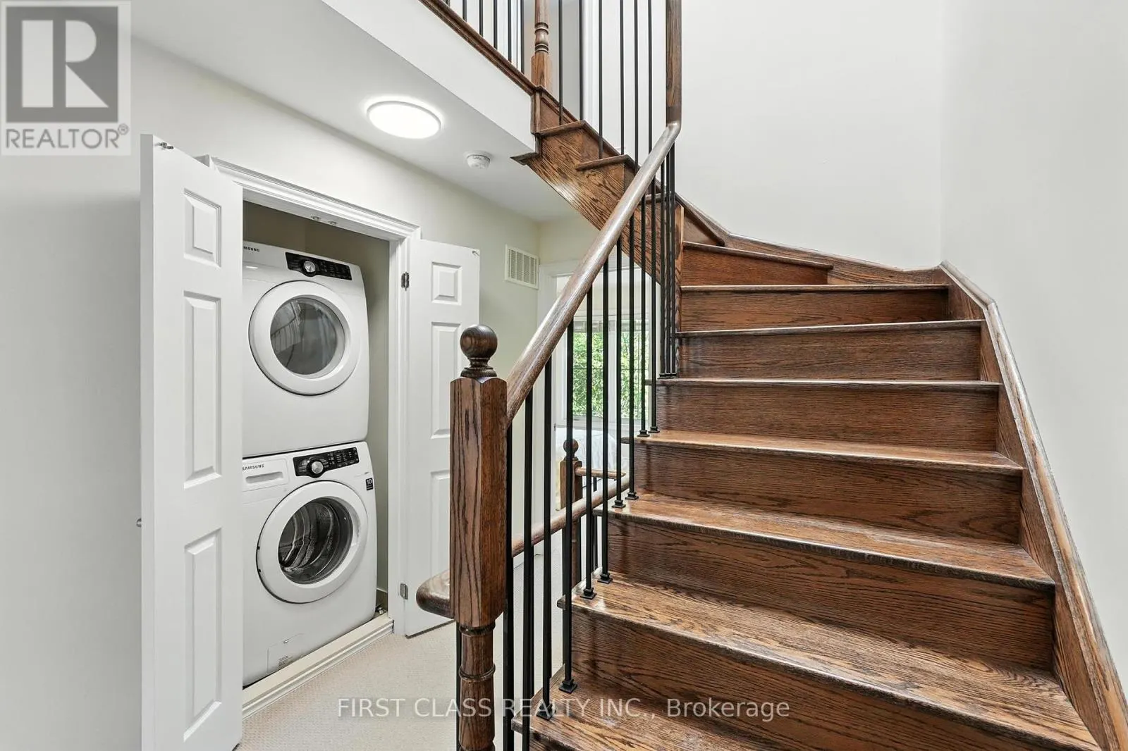 23 SLINGSBY LANE