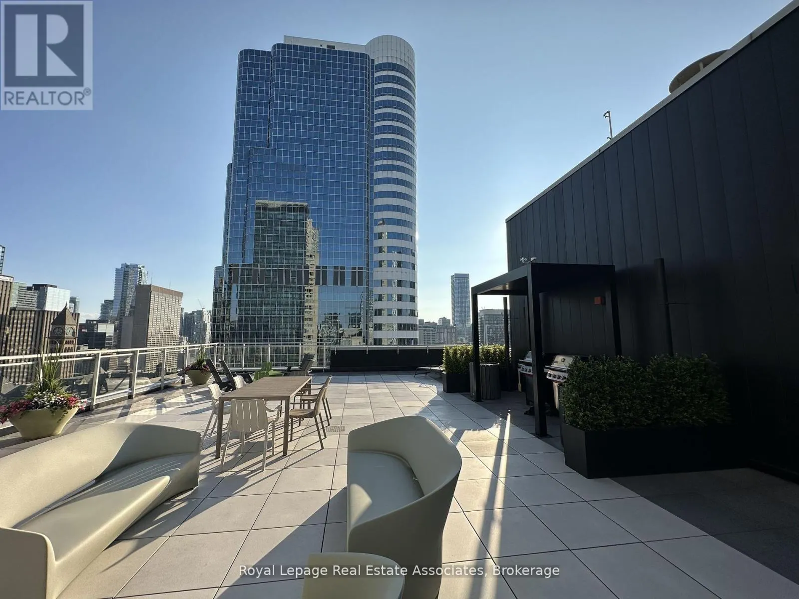 1206 - 220 VICTORIA STREET