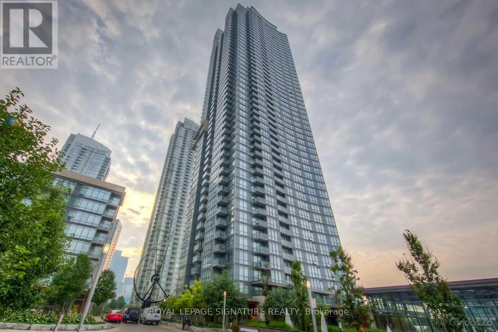 706 - 11 BRUNEL COURT