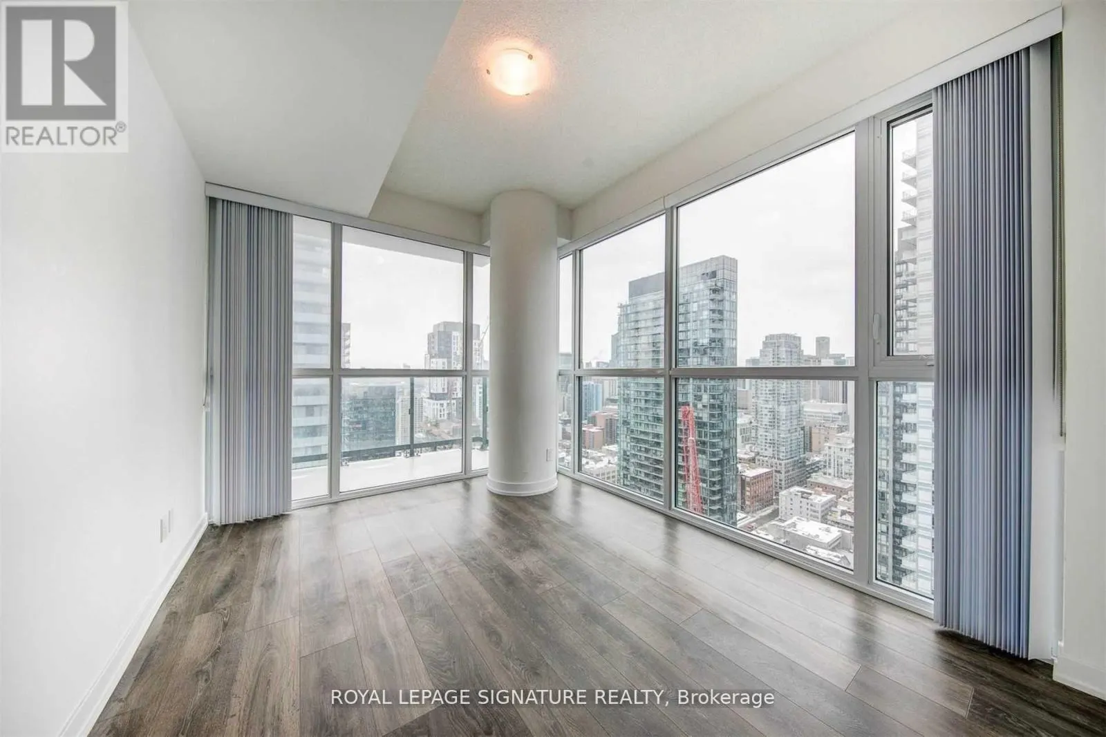 3710 - 87 PETER STREET
