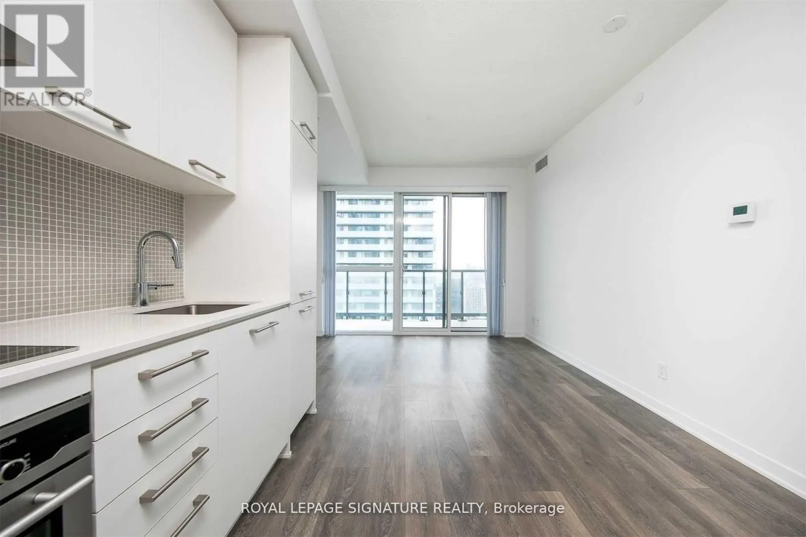 3710 - 87 PETER STREET