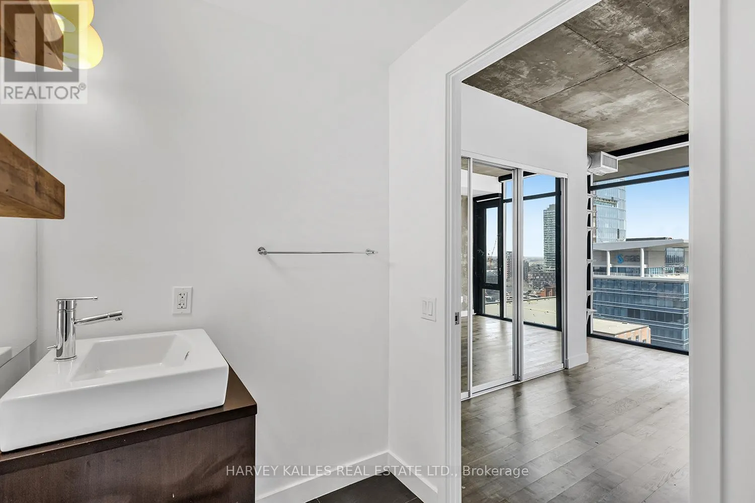 1105 - 138 PRINCESS STREET
