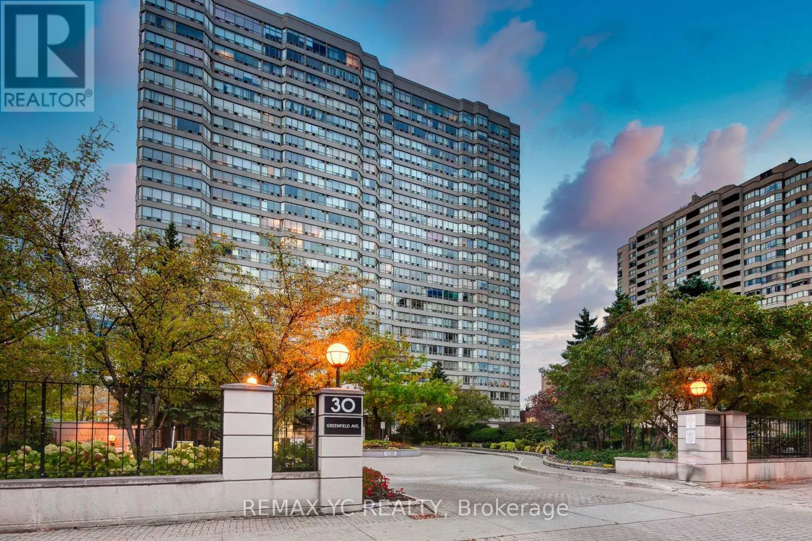 614 - 30 GREENFIELD AVENUE