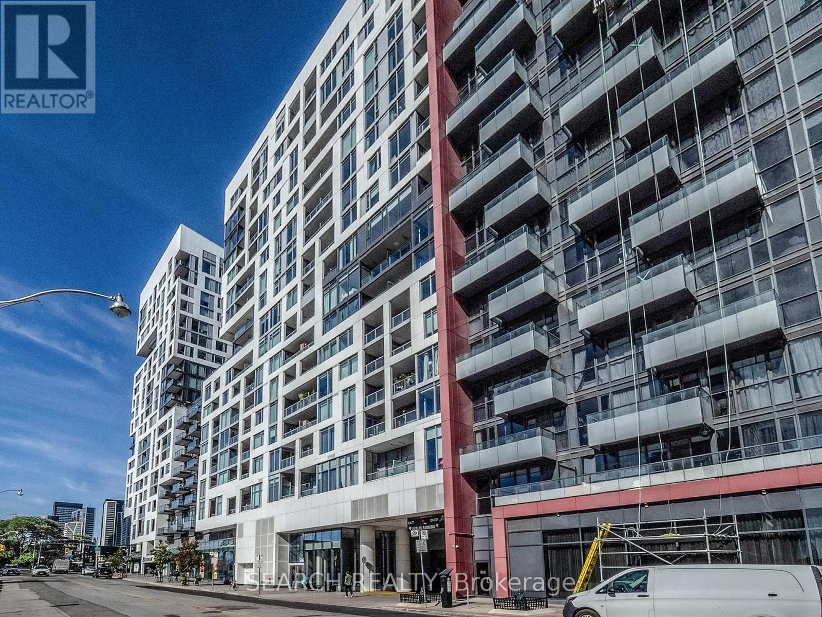 909 - 576 FRONT STREET W