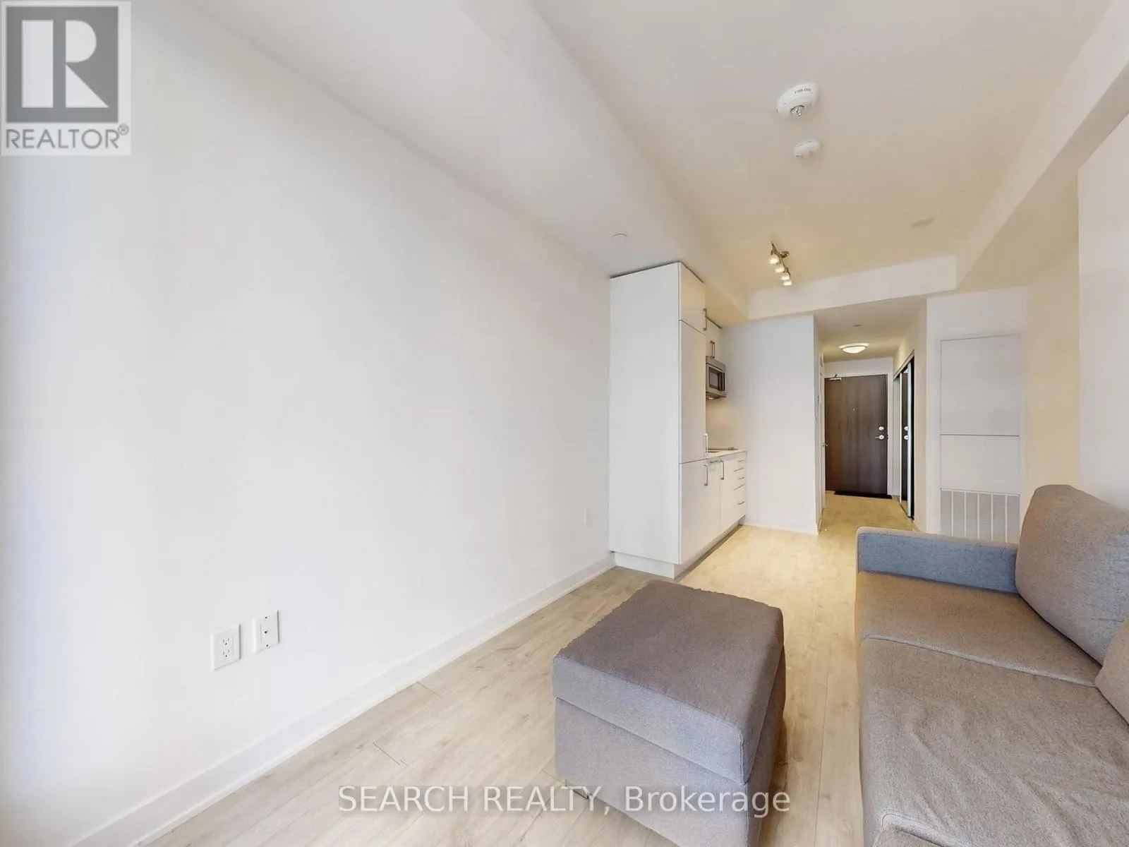 909 - 576 FRONT STREET W
