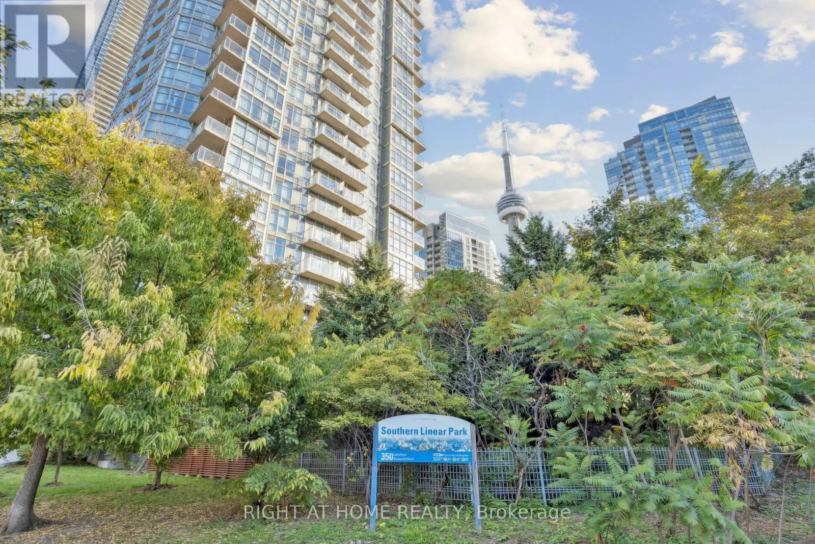 102 - 35 MARINER TERRACE
