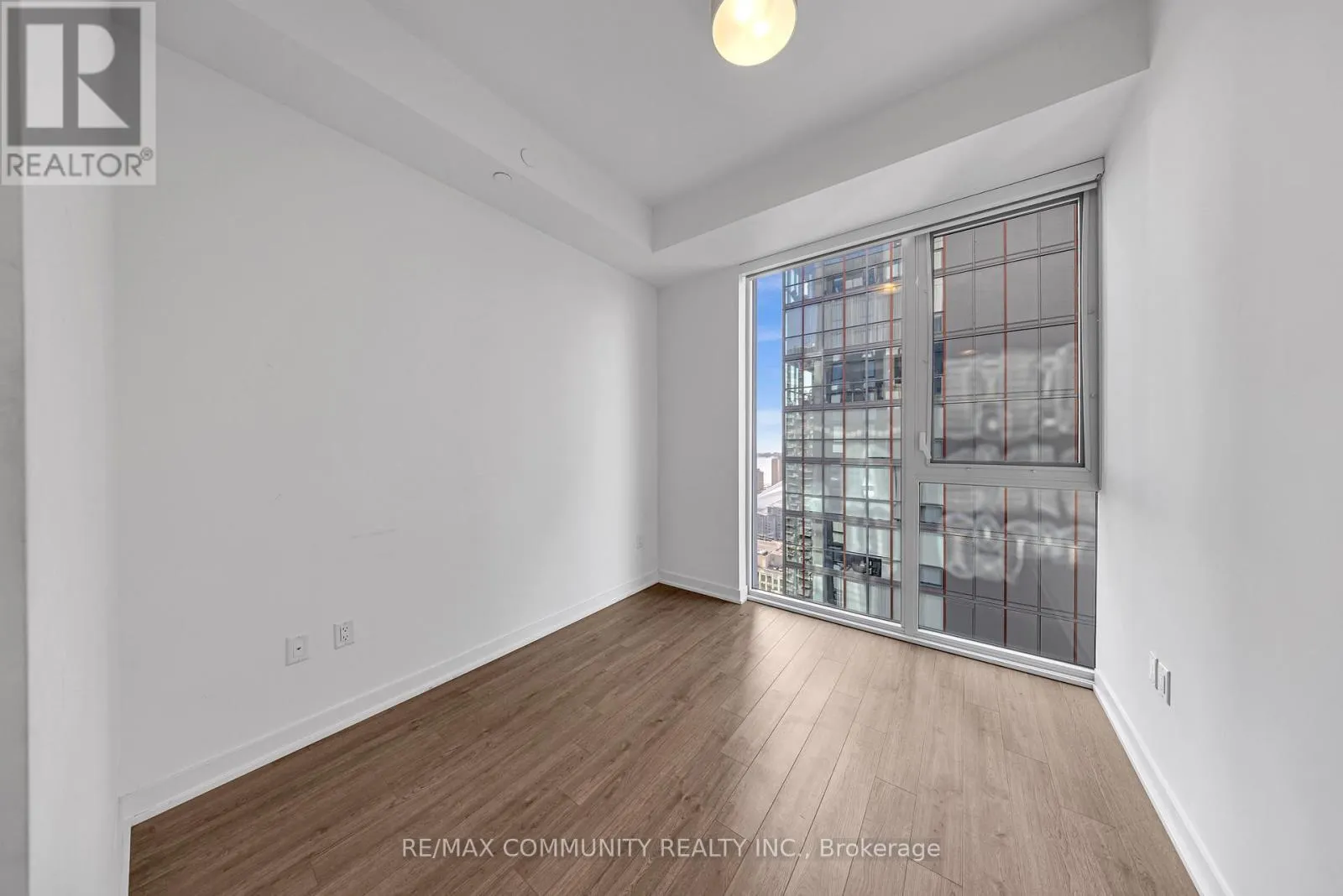 3609 - 357 KING STREET W