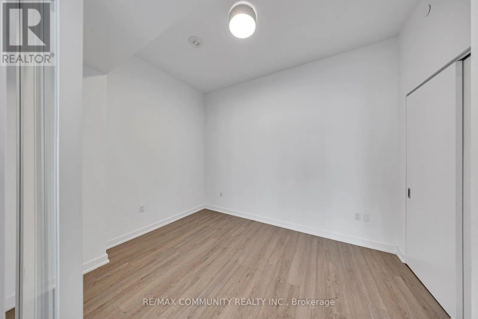 3609 - 357 KING STREET W