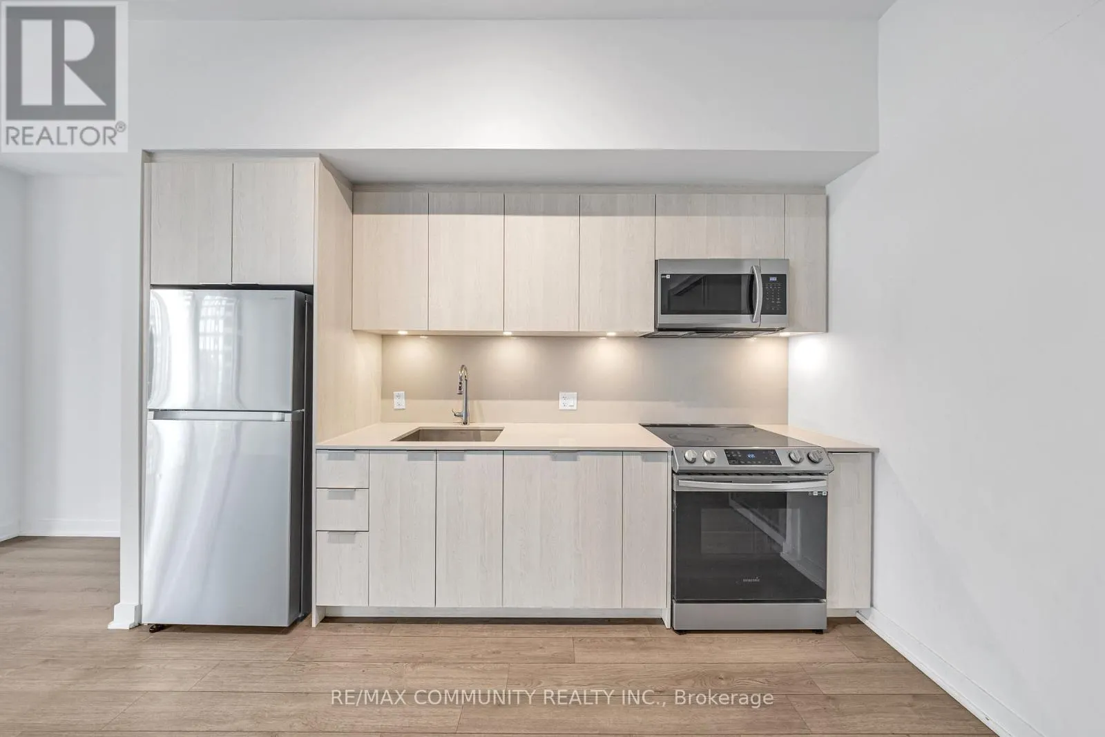 3609 - 357 KING STREET W