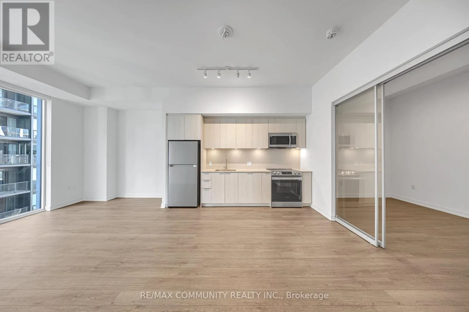 3609 - 357 KING STREET W