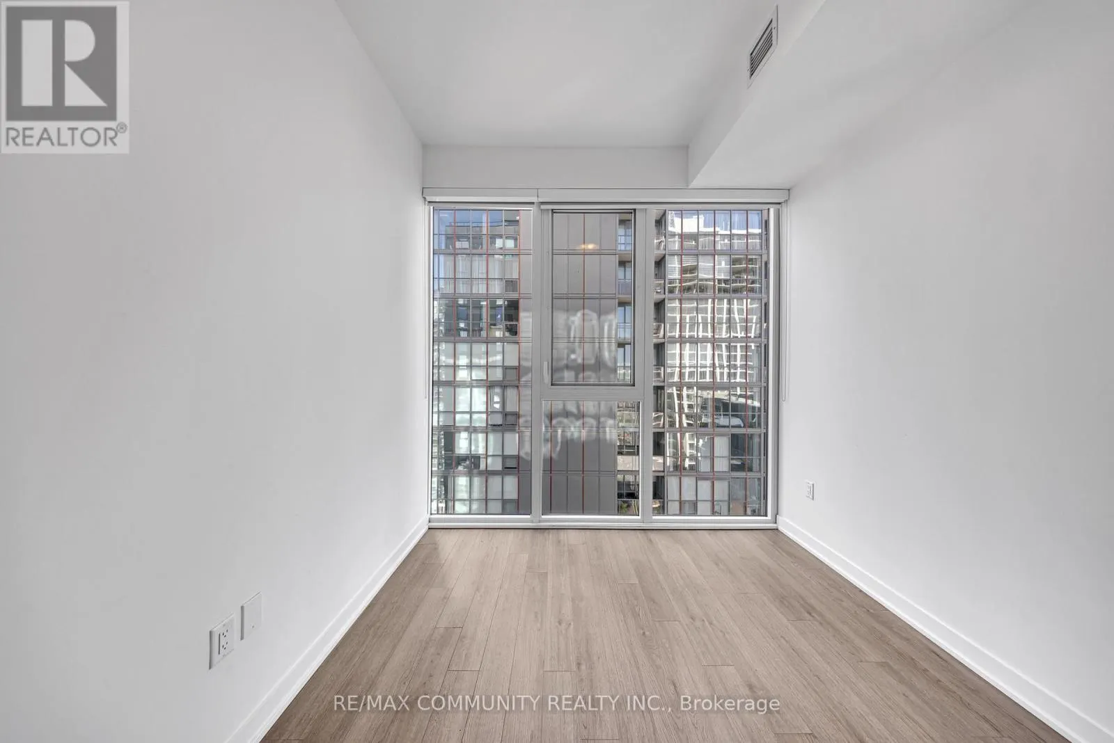 3609 - 357 KING STREET W