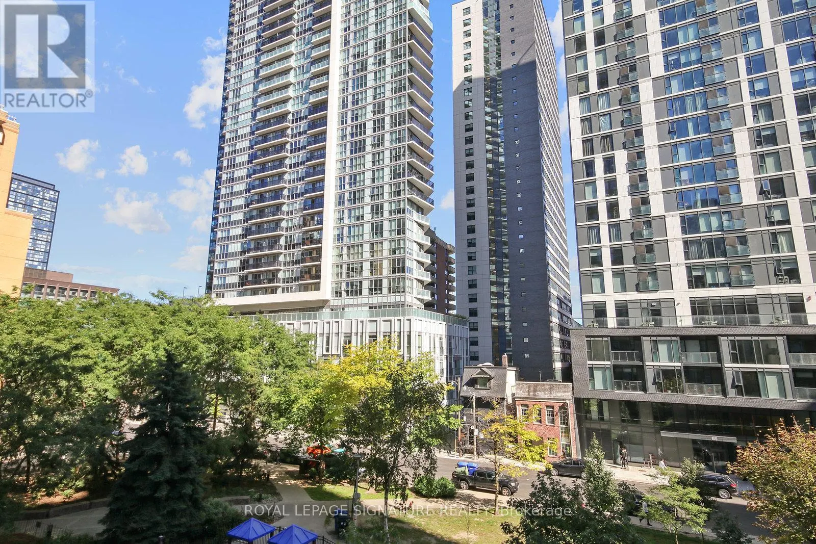 407 - 75 DALHOUSIE STREET