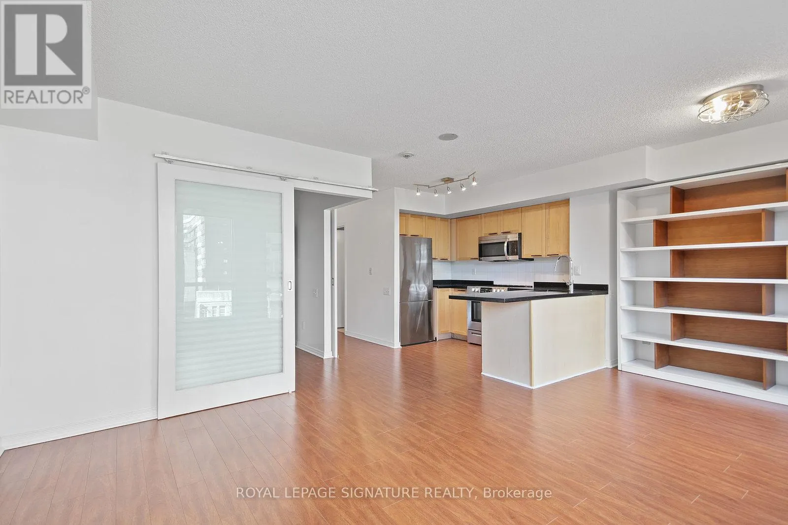 407 - 75 DALHOUSIE STREET