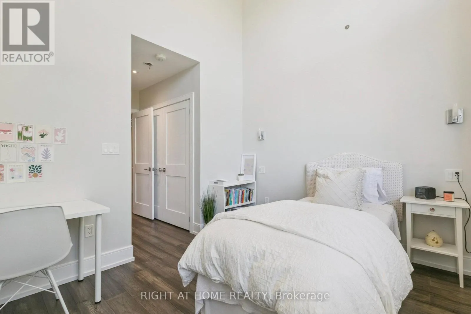 341 BALLIOL STREET E