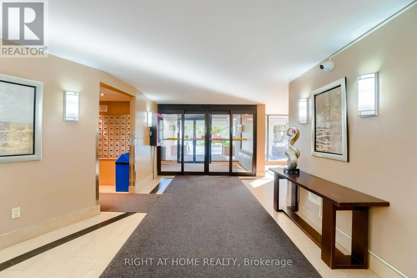 1607 - 5 SHADY GOLFWAY