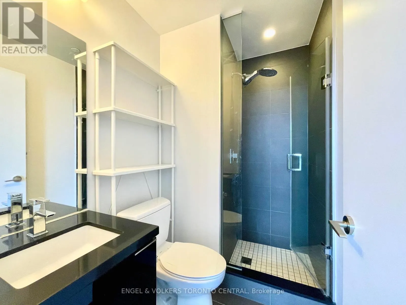 3002 - 8 EGLINTON AVENUE E