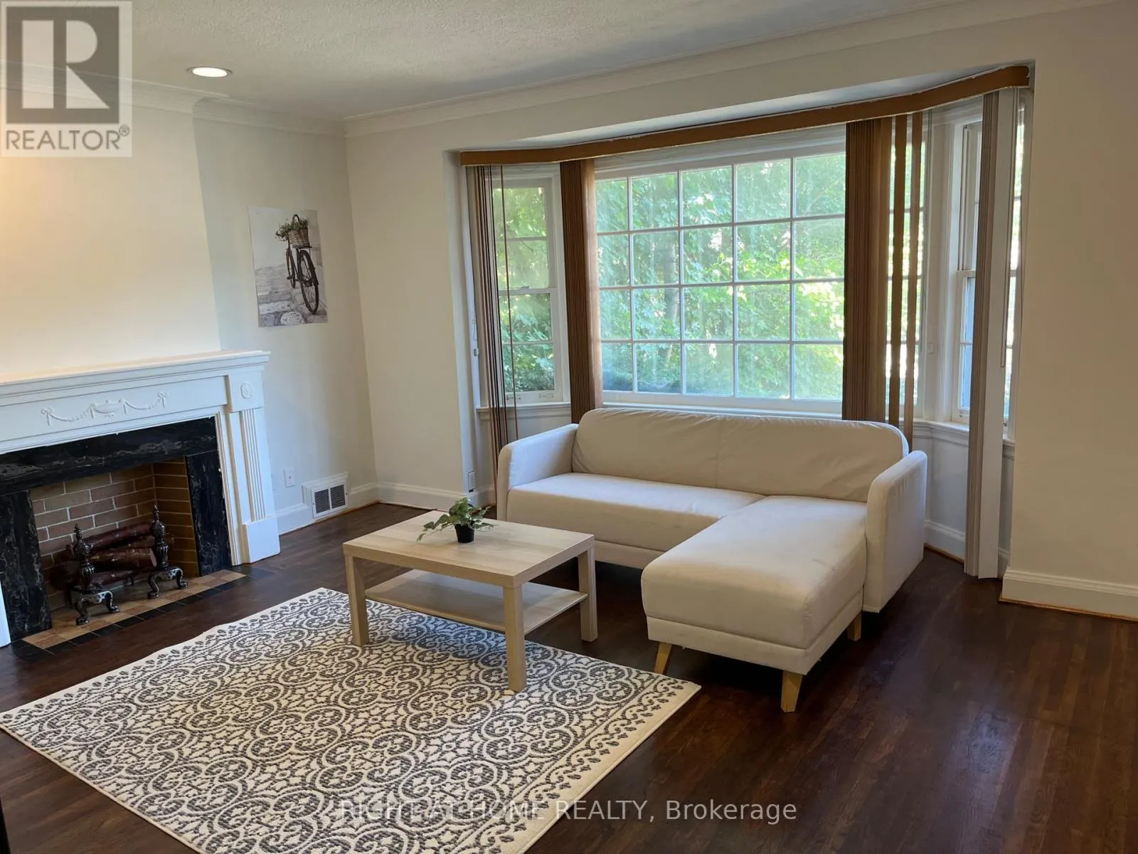 547 DOUGLAS AVENUE