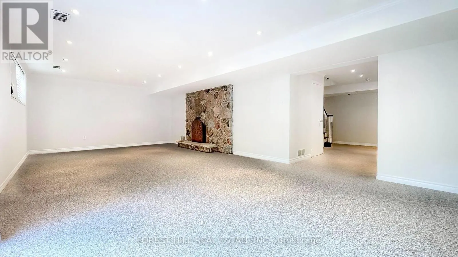 19 CHIEFTAIN CRESCENT