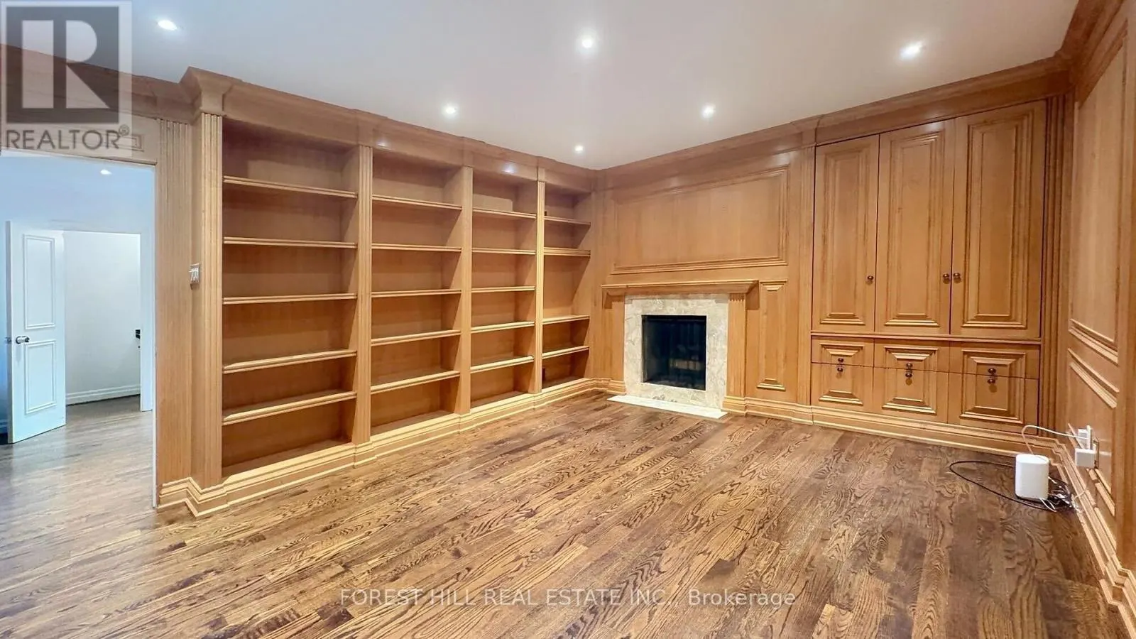 19 CHIEFTAIN CRESCENT