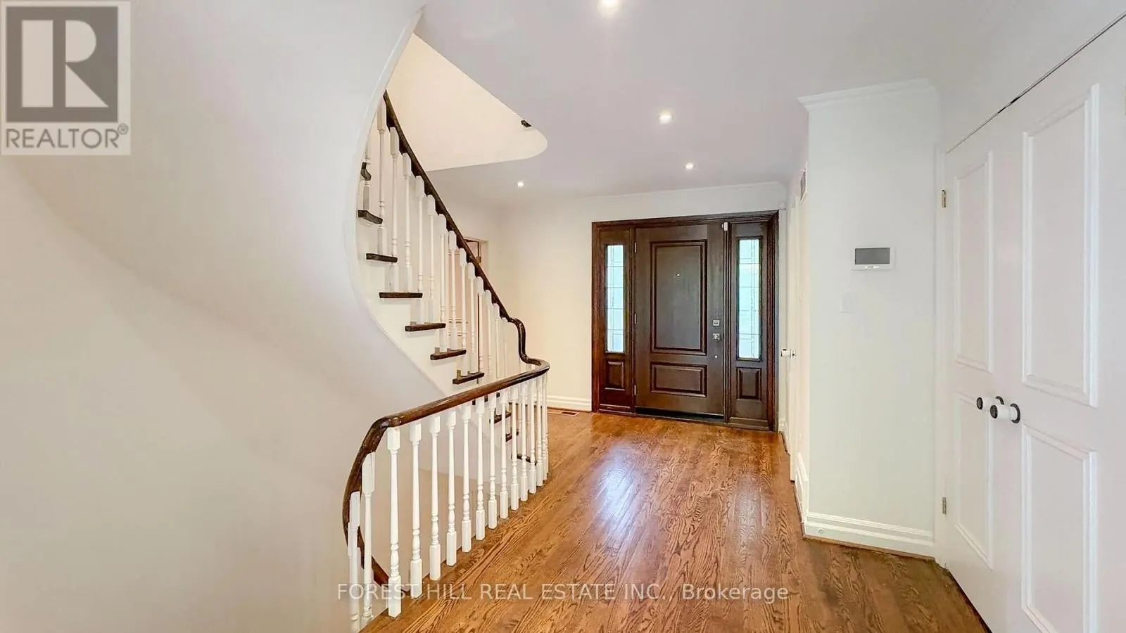 19 CHIEFTAIN CRESCENT