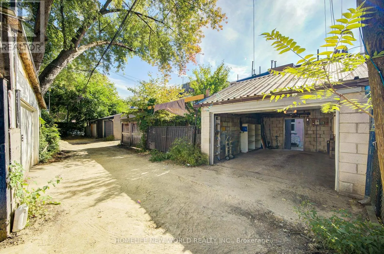 726 ADELAIDE STREET W