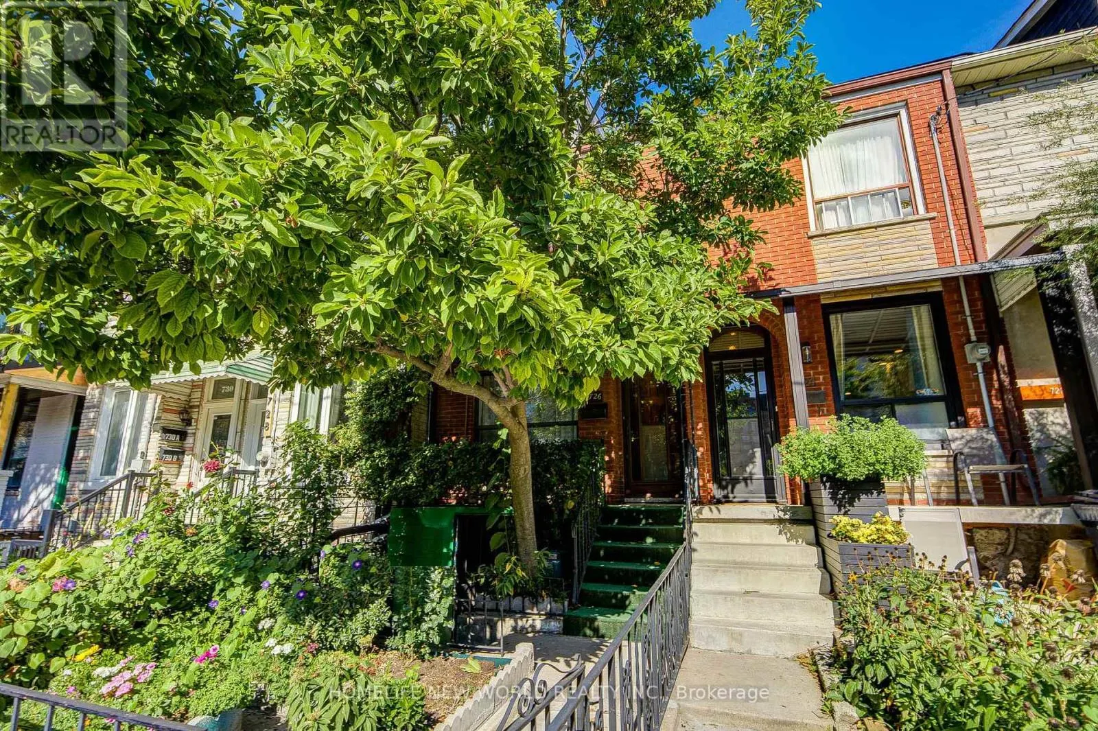 726 ADELAIDE STREET W