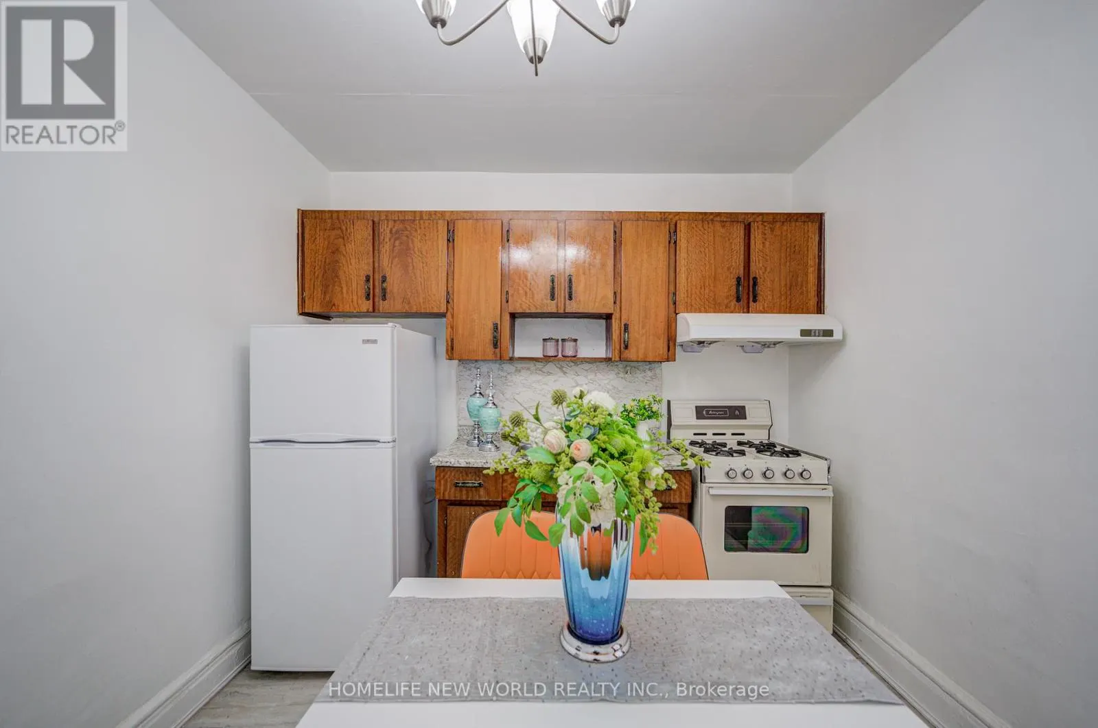 726 ADELAIDE STREET W