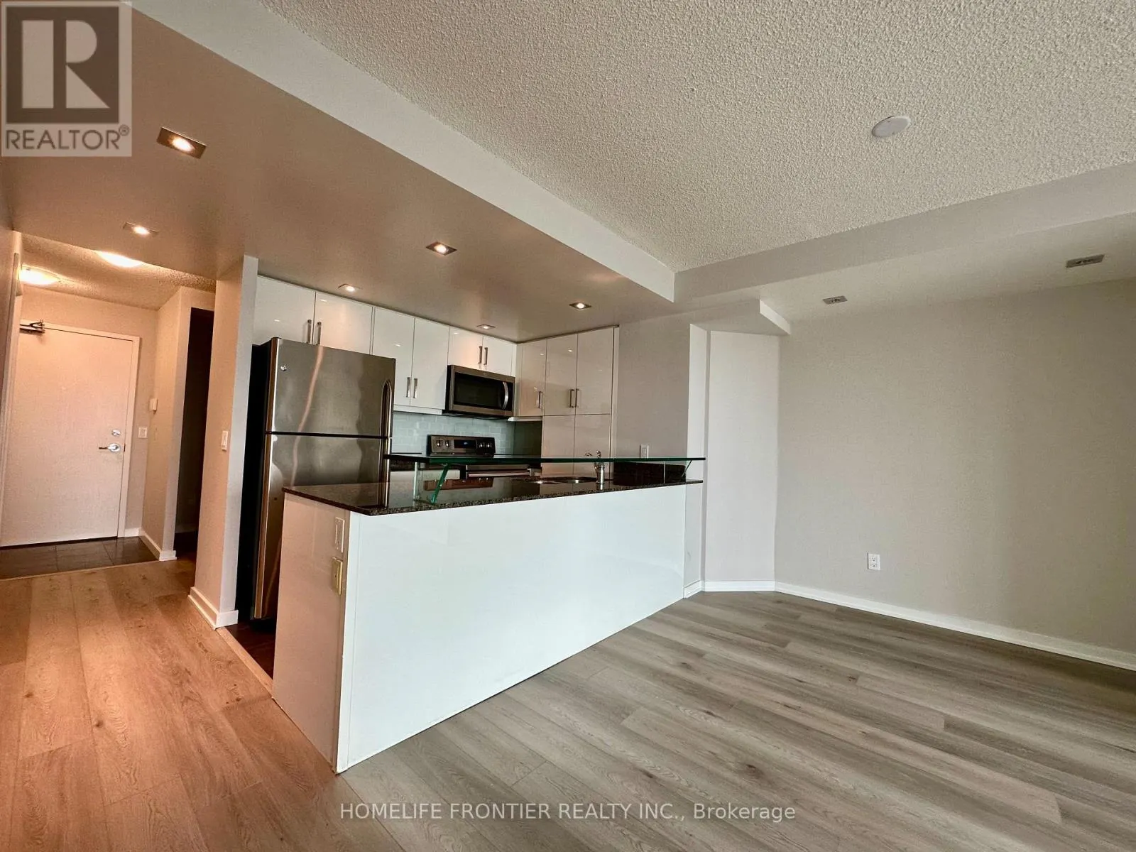 507 - 208 QUEENS QUAY W
