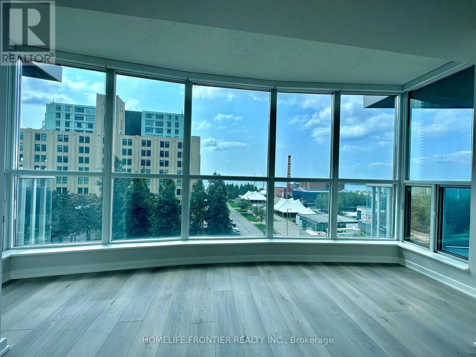 507 - 208 QUEENS QUAY W