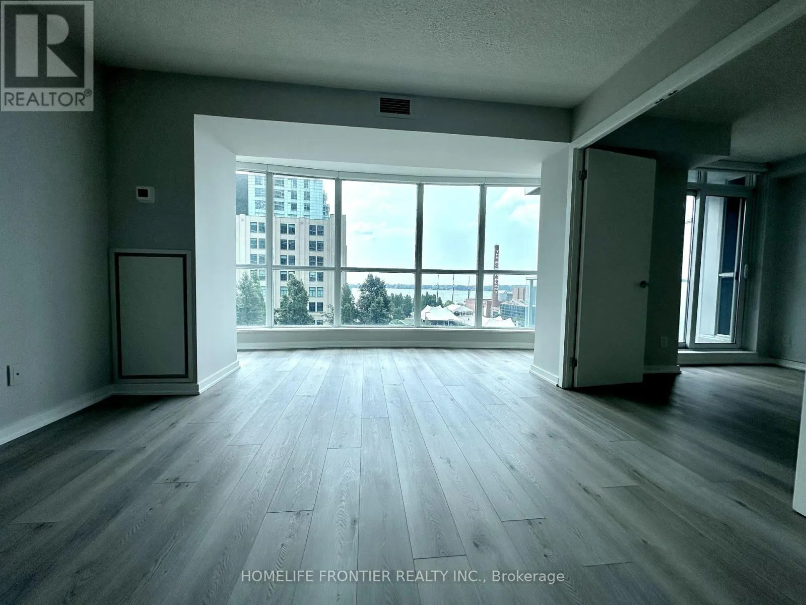 507 - 208 QUEENS QUAY W