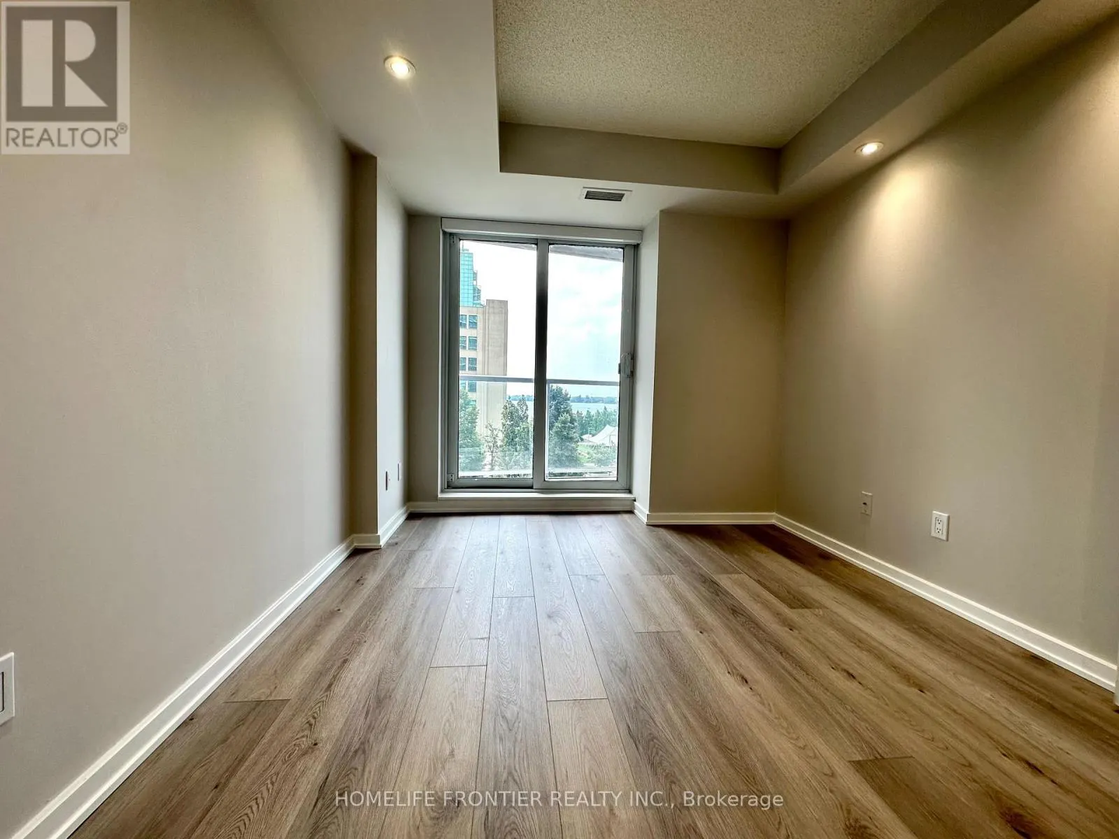 507 - 208 QUEENS QUAY W