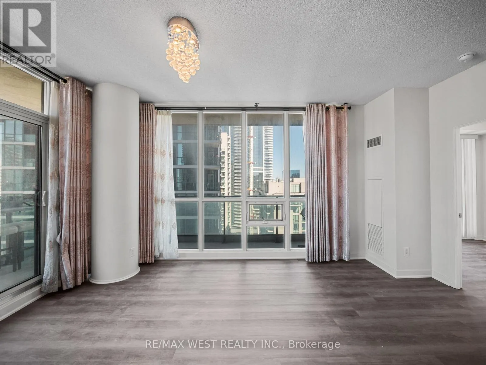 3104 - 33 BAY STREET