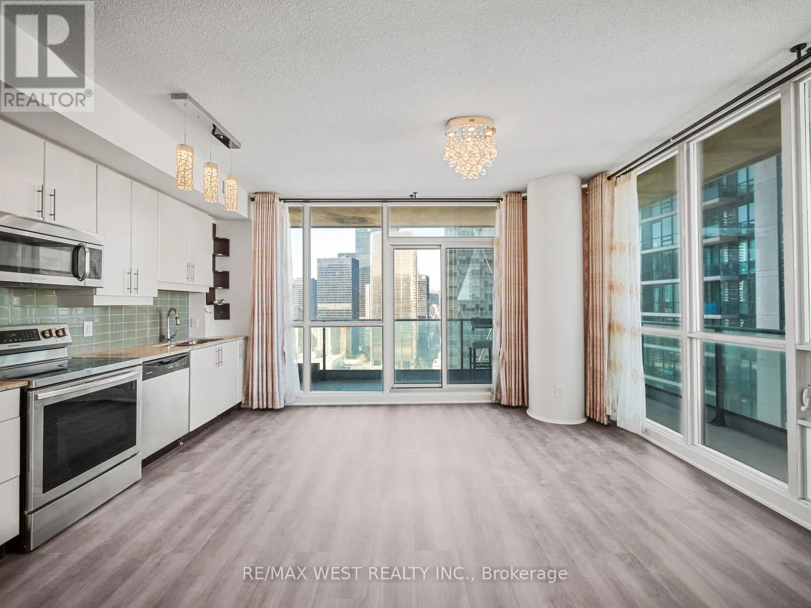 3104 - 33 BAY STREET