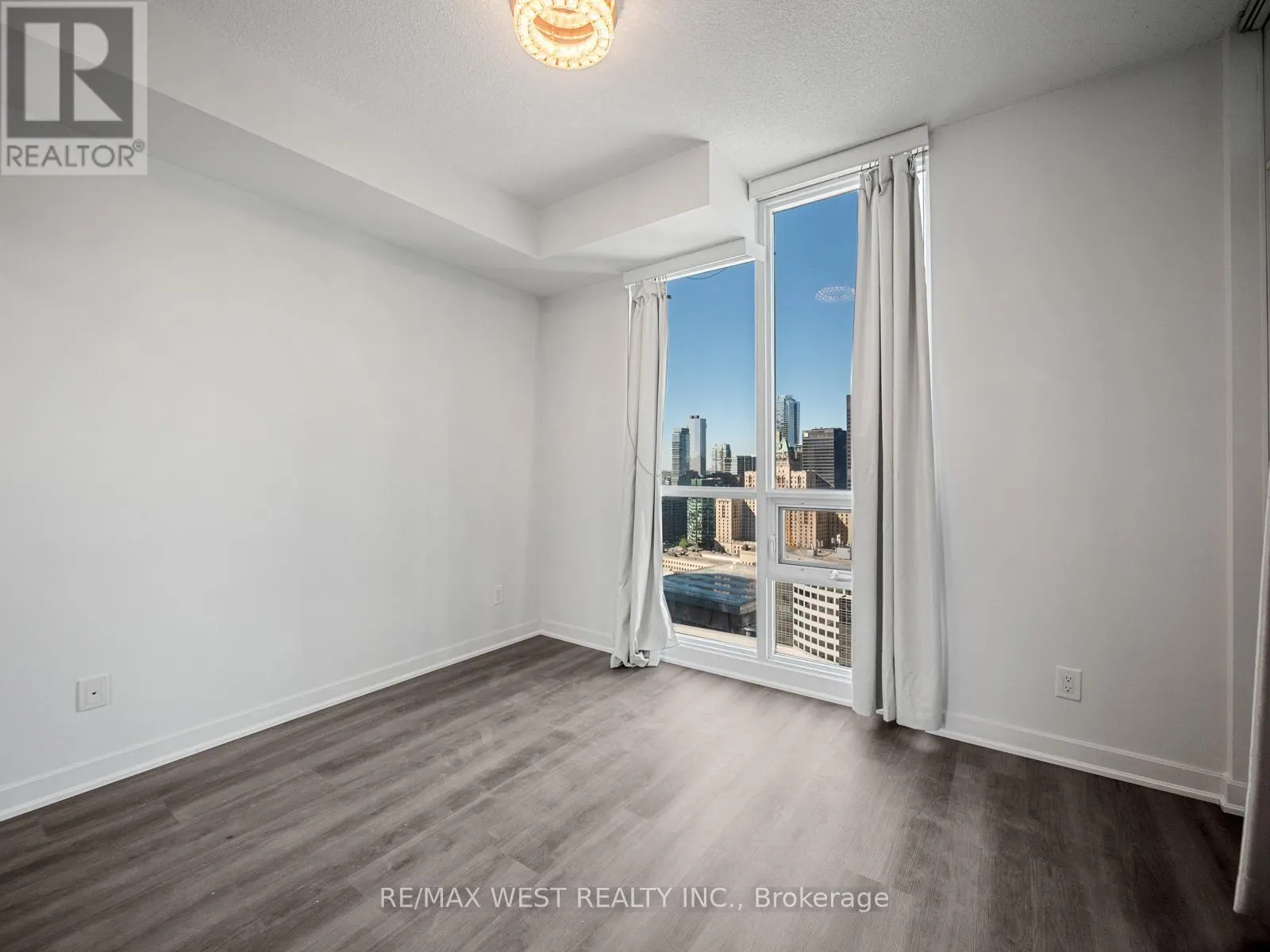 3104 - 33 BAY STREET