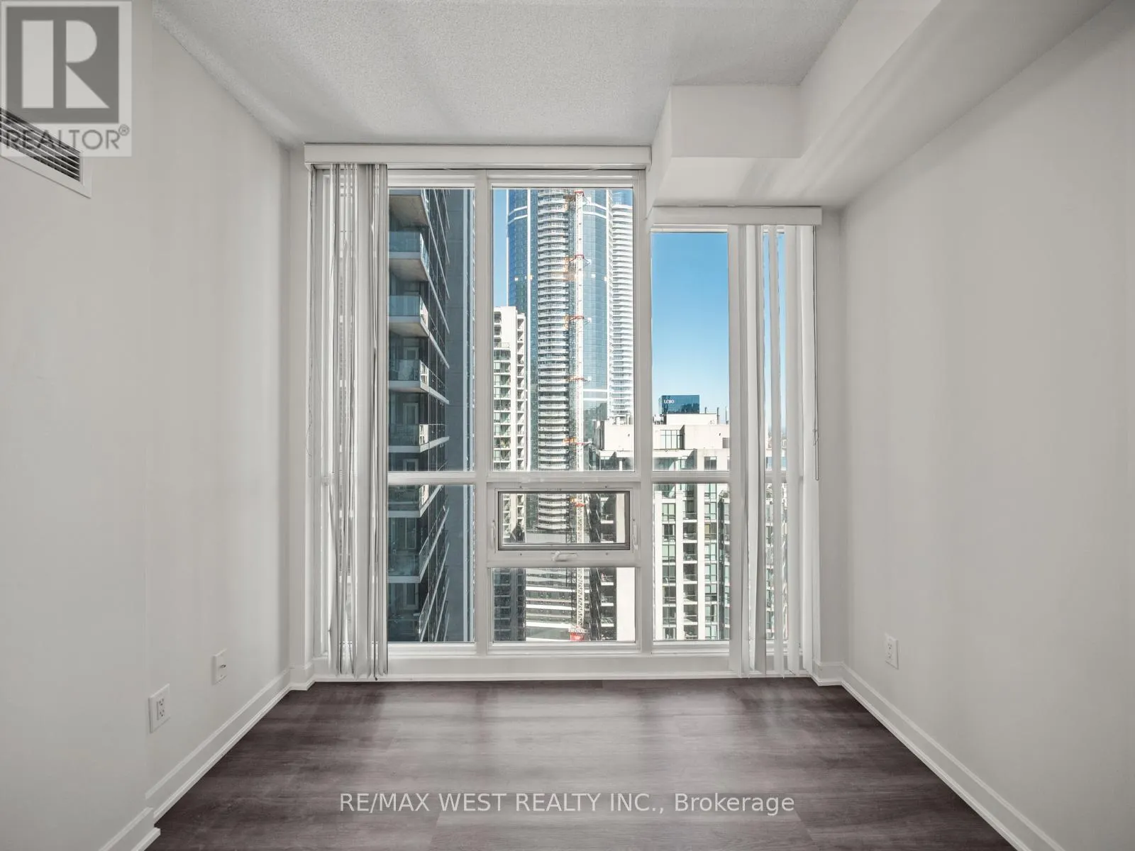3104 - 33 BAY STREET