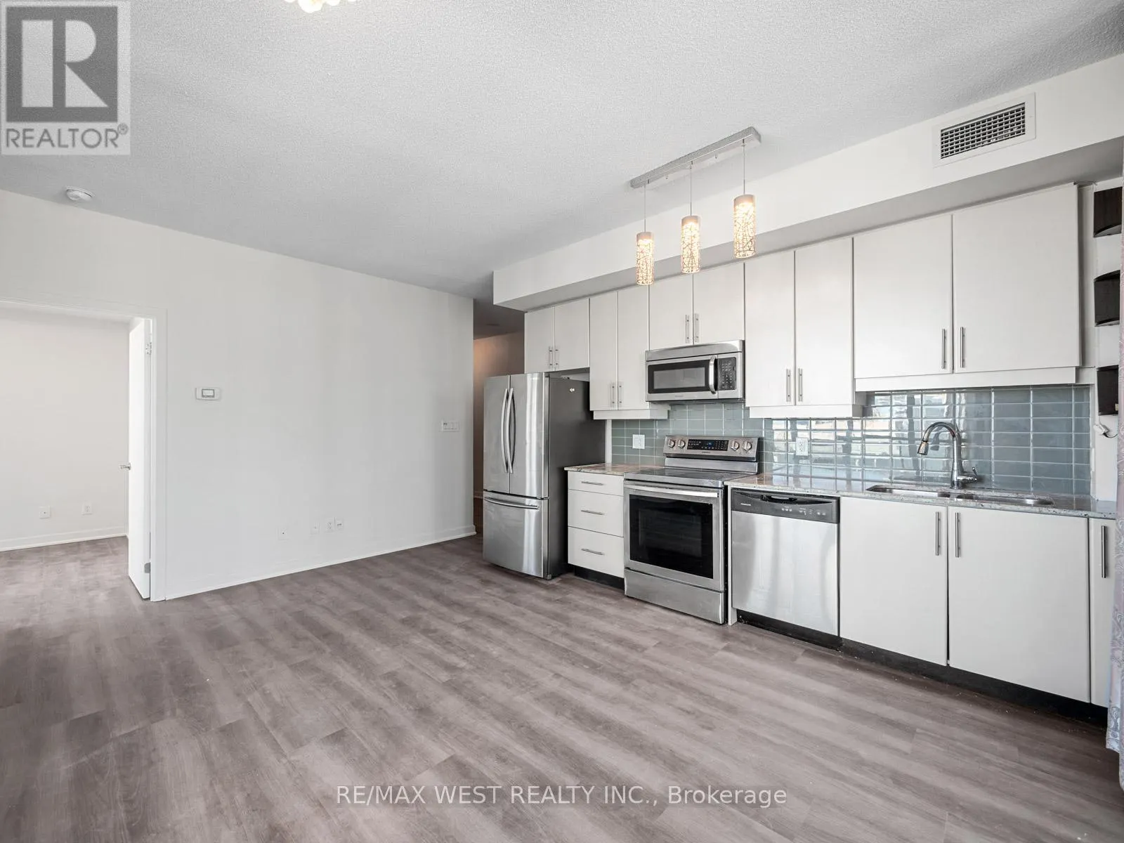 3104 - 33 BAY STREET